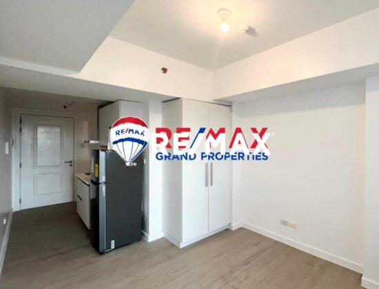 RE/MAX GRAND PROPERTIES